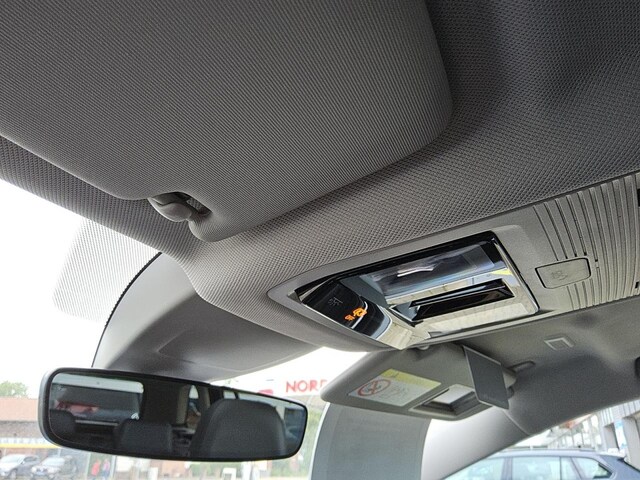 Volkswagen Golf Style Variant