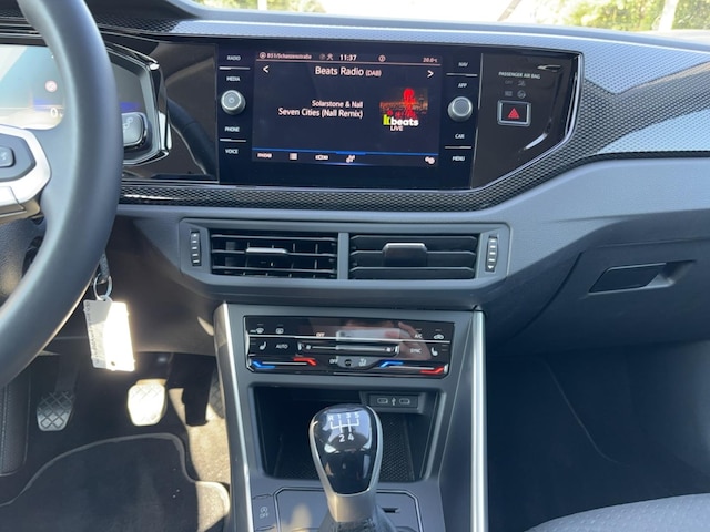 Volkswagen Polo 1,0 l,Navi,SH,Climatronic,LED,Telefonschnittstelle,App-Connect