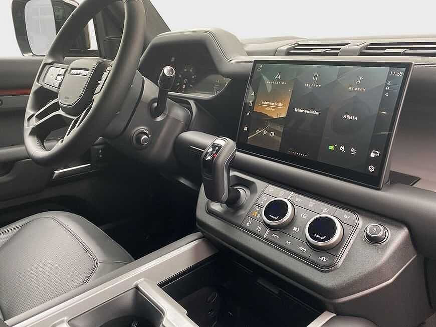 Land Rover Defender 110