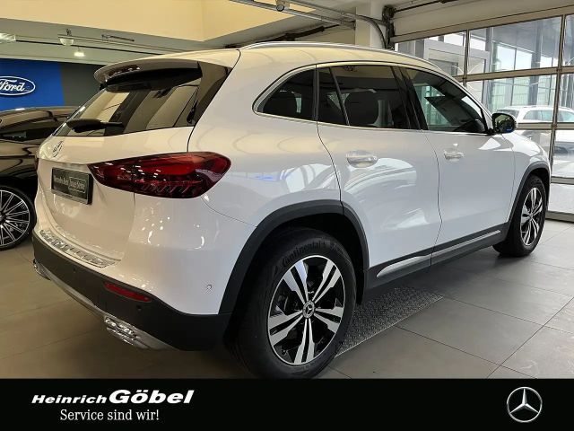 Mercedes-Benz GLA 220 4MATIC Progressive