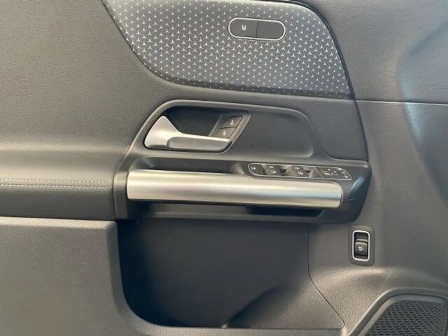 Mercedes-Benz B 180 Progressive