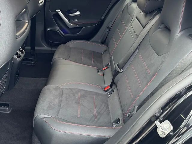 Mercedes-Benz A 200 A 200 d AMG Line