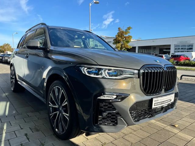 BMW X7 M50i