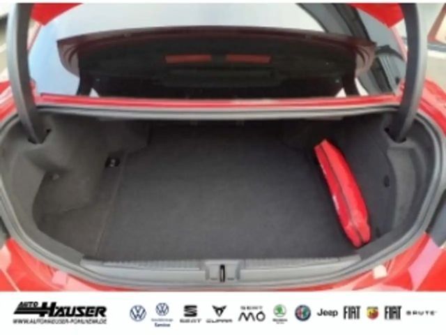 Alfa Romeo Giulia AT8 Q4 Turbo