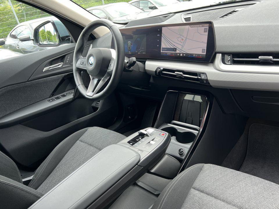 BMW iX2 xDrive30