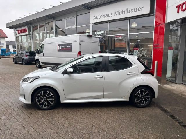 Toyota Yaris Hatchback Hybride Team D