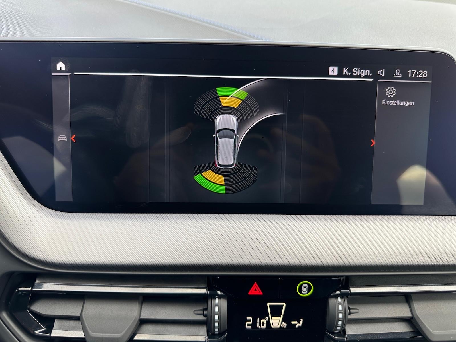 BMW 118 118i M-Sport Sedan