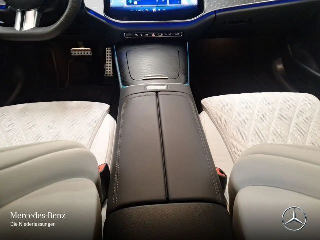 Mercedes-Benz E 220 AMG Line E 220 d Sedan