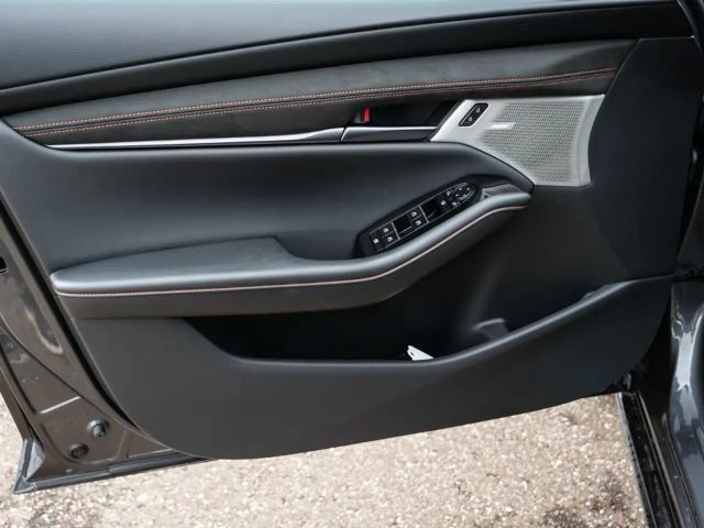 Mazda 3 2.5L SkyActiv e-Skyactiv