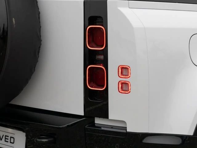 Land Rover Defender 110 D200 Dynamic SE