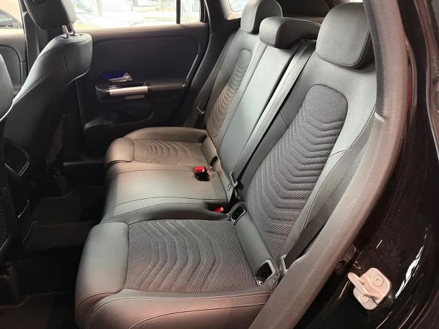 Mercedes-Benz GLA 200 4MATIC GLA 200 d