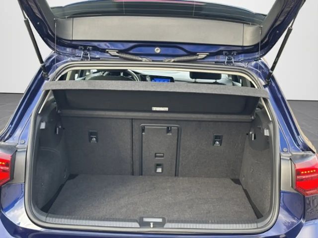 Volkswagen Golf 1.5 TSI Golf VIII IQ.Drive