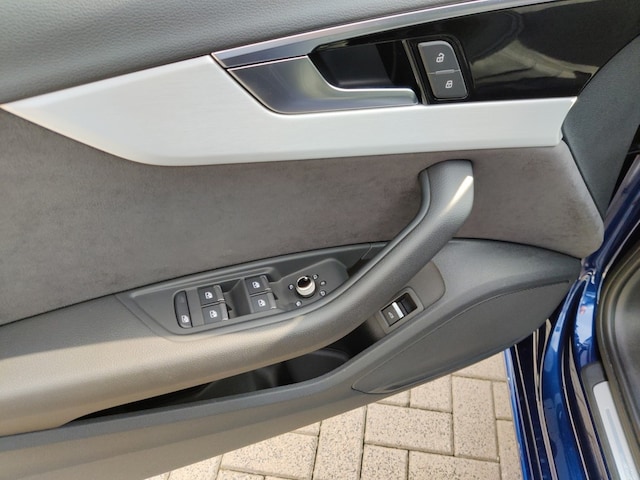 Audi A4 35 TFSI S-Tronic Sedan