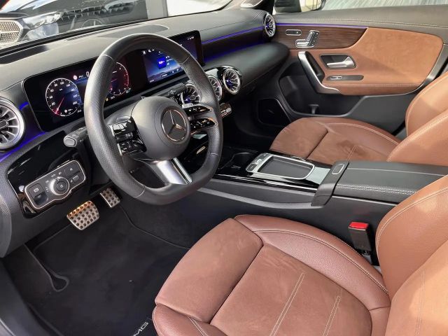 Mercedes-Benz CLA 220 AMG Line CLA 220 d Sedan