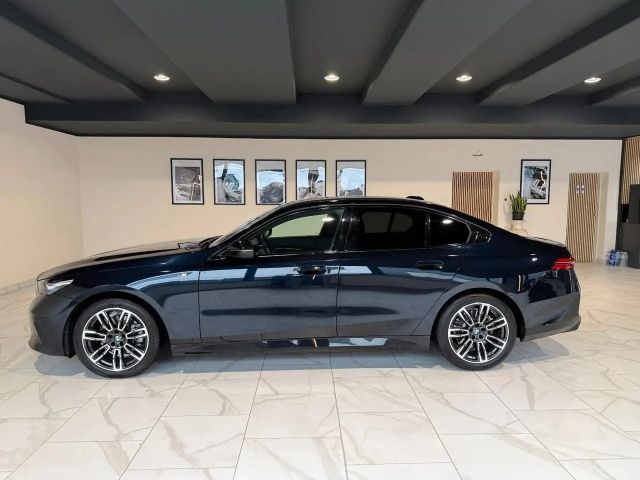 BMW 520 520i M-Sport Sedan