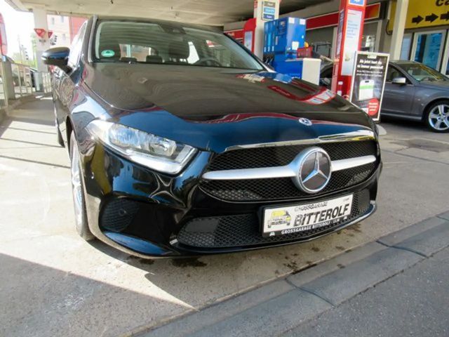 Mercedes-Benz A 200 A 200 d
