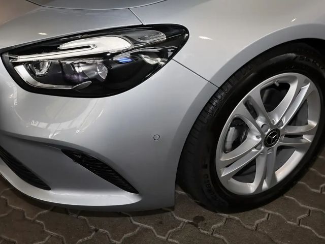 Mercedes-Benz B 200 B 200 d