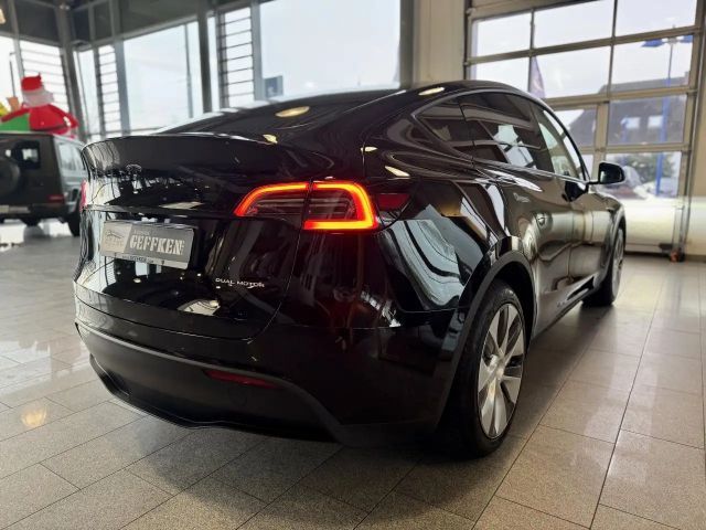 Tesla Model Y AWD Dual Motor Performance
