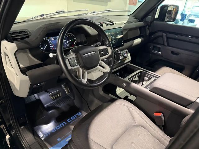 Land Rover Defender 110 Black Pack