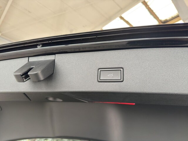 Volkswagen T-Roc 1.5 TSI DSG IQ.Drive R-Line