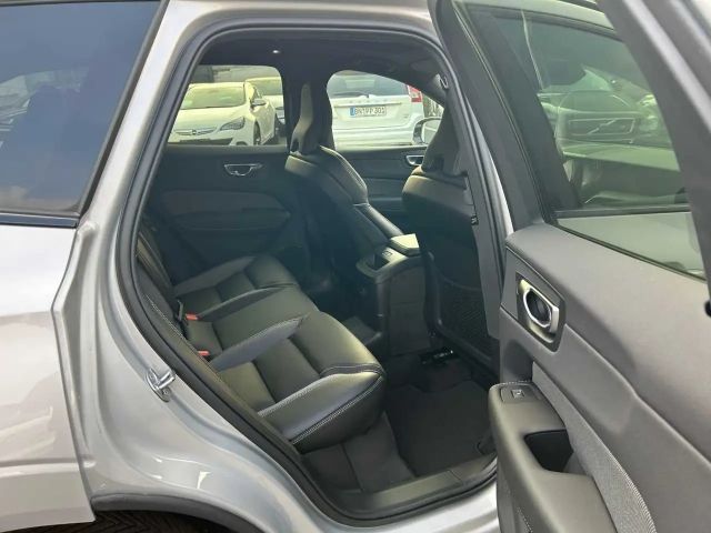 Volvo XC60 AWD Dark Plus T6