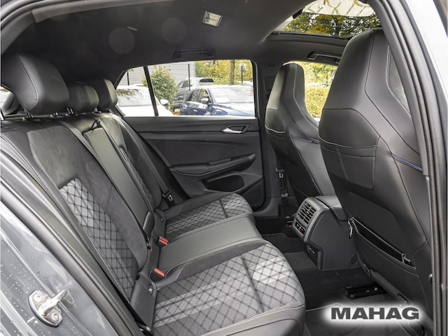 Volkswagen Golf 1.5 eTSI DSG Golf VIII R-Line