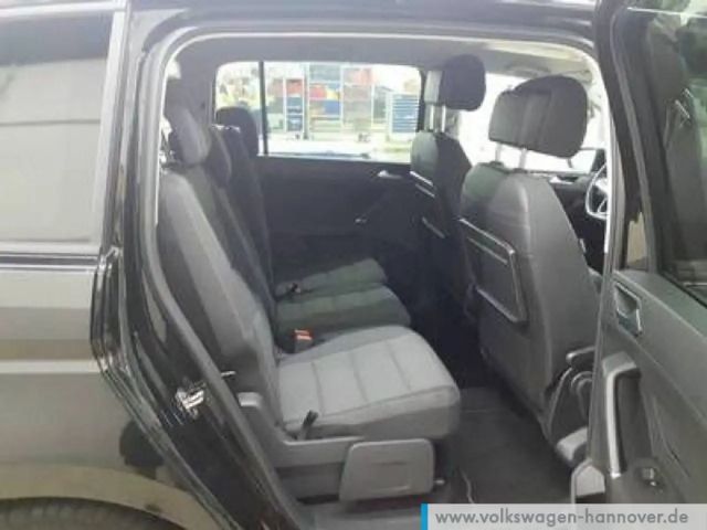 Volkswagen Touran 1.5 TSI DSG R-Line