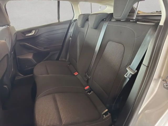 Ford Focus Cool & Connect EcoBoost Wagon