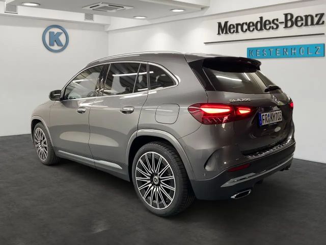 Mercedes-Benz GLA 200 AMG Line