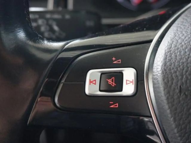 Volkswagen Polo POLO 1,0 TSI 110 PS UNITED NAVI KAMERA SHZ PDC APP