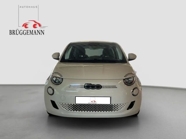 Fiat 500e + Radio- & Winterpaket