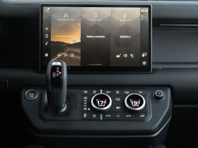 Land Rover Defender 110 D300 Dynamic SE