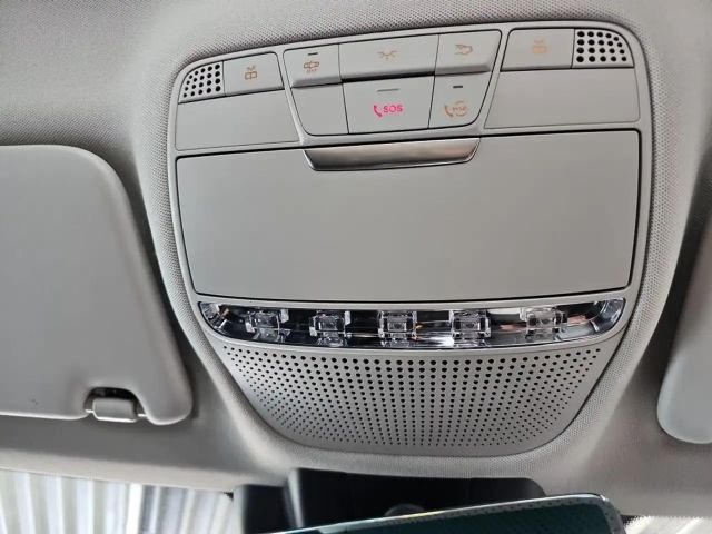 Mercedes-Benz C 200 AVANTGARDE Sedan