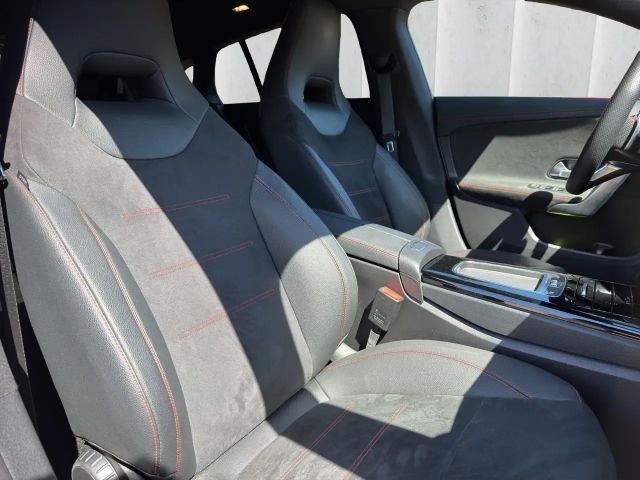 Mercedes-Benz CLA 200 AMG Line