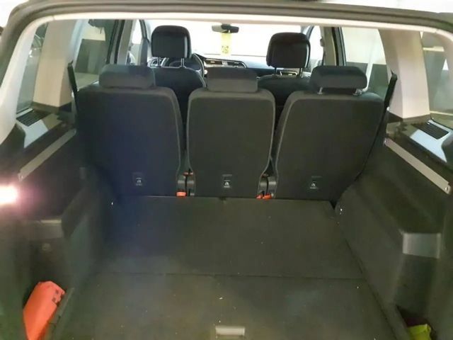 Volkswagen Touran 1.5 TSI DSG R-Line