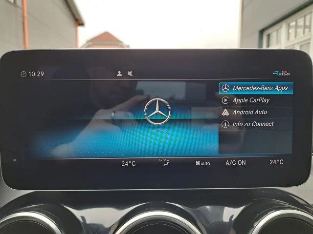 Mercedes-Benz C 300 C 300 e Sedan