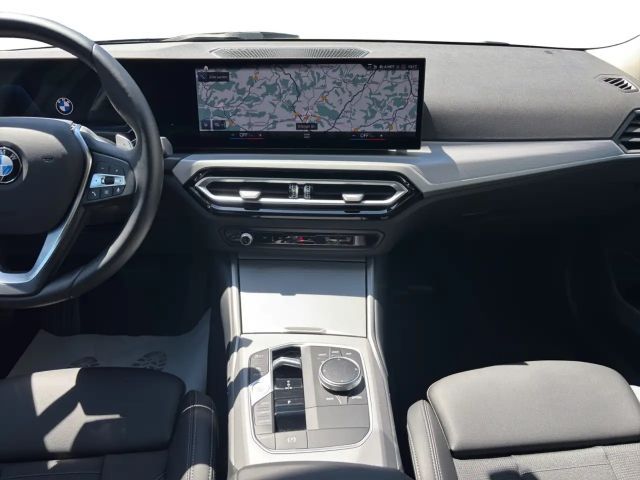 BMW 320 320i Sedan xDrive