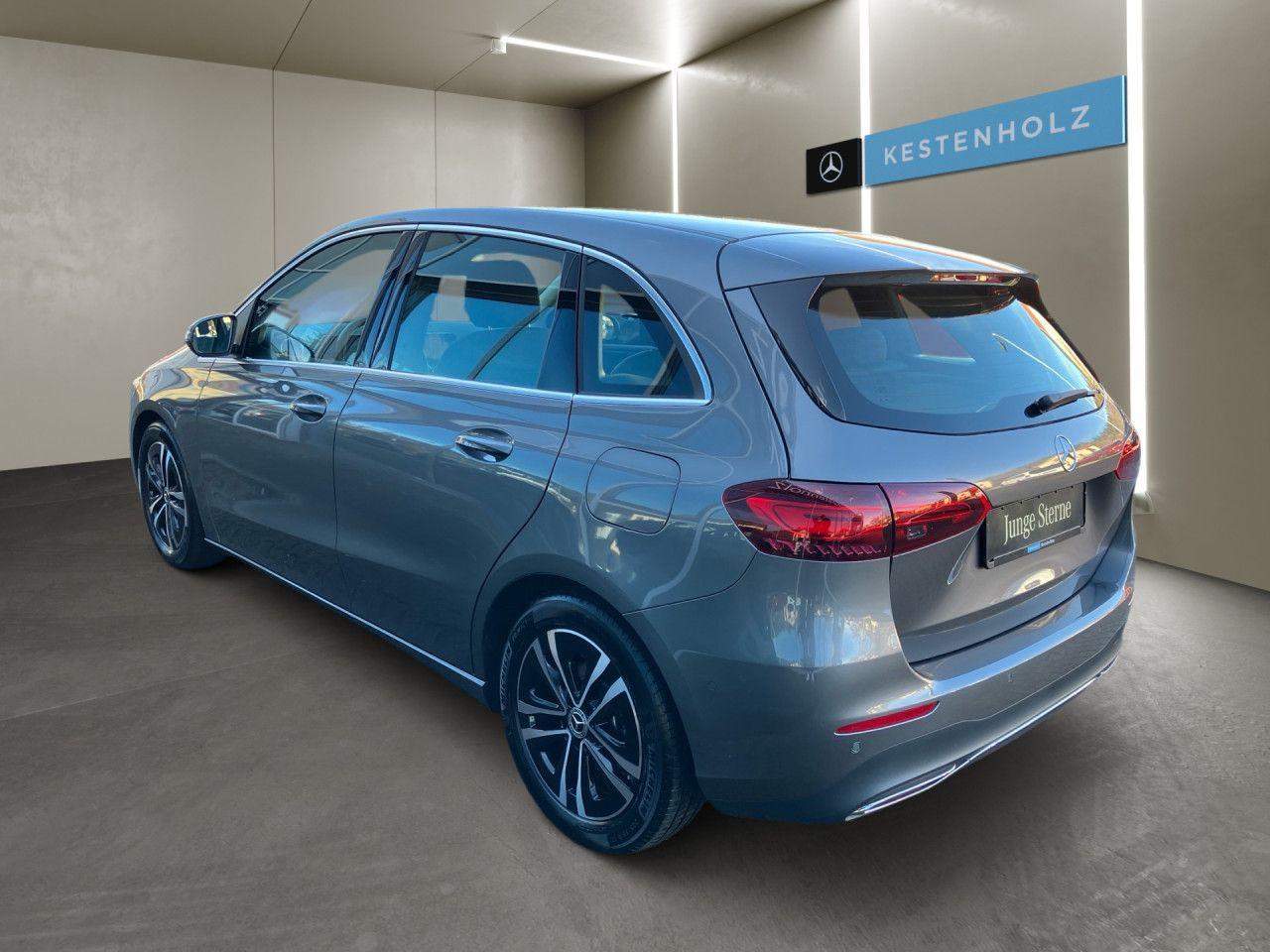 Mercedes-Benz B 180 Sedan