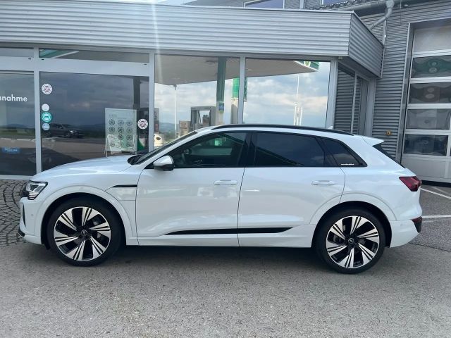 Audi Q8 e-tron 55 Business Quattro
