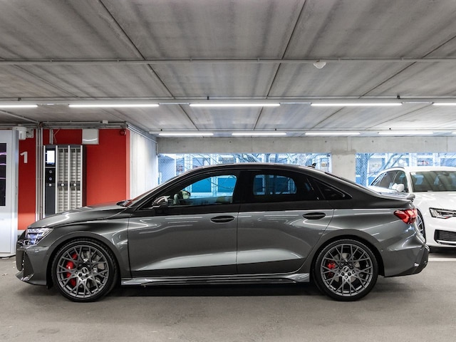 Audi RS3 Quattro S-Tronic Sedan