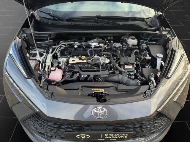 Toyota C-HR Plug-in Team D