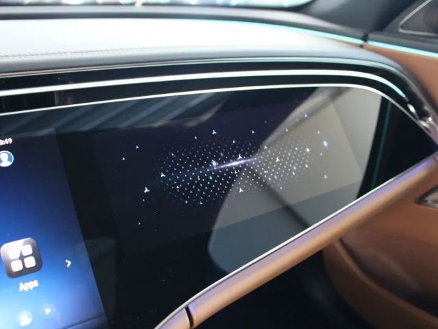 Mercedes-Benz E 200 AMG Line Sedan