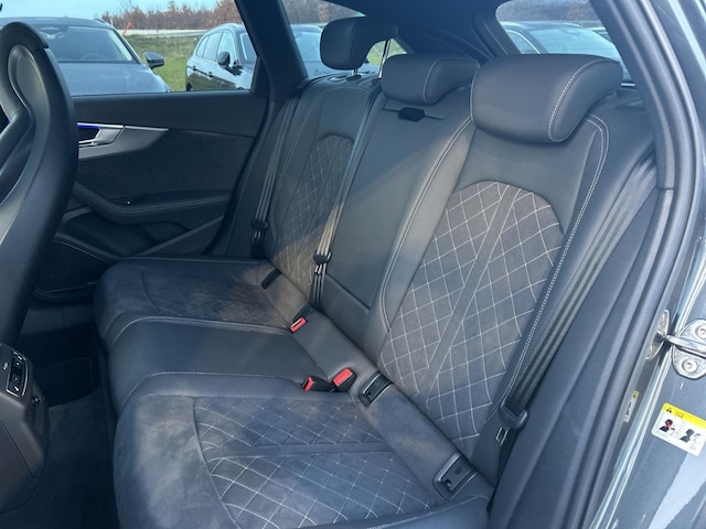 Audi RS4 Avant Quattro