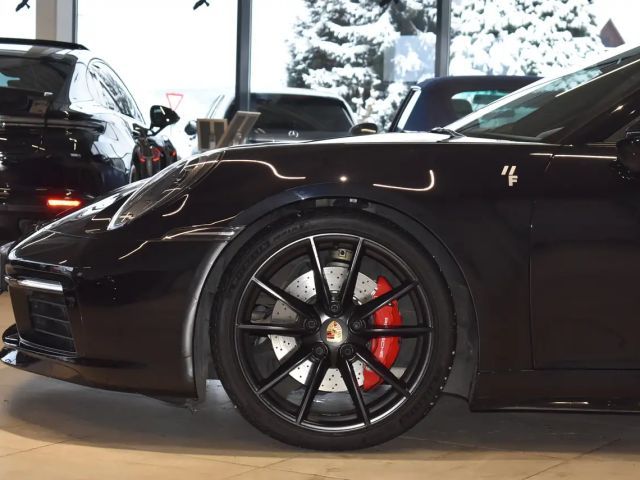 Porsche 911 4 Carrera Coupé S