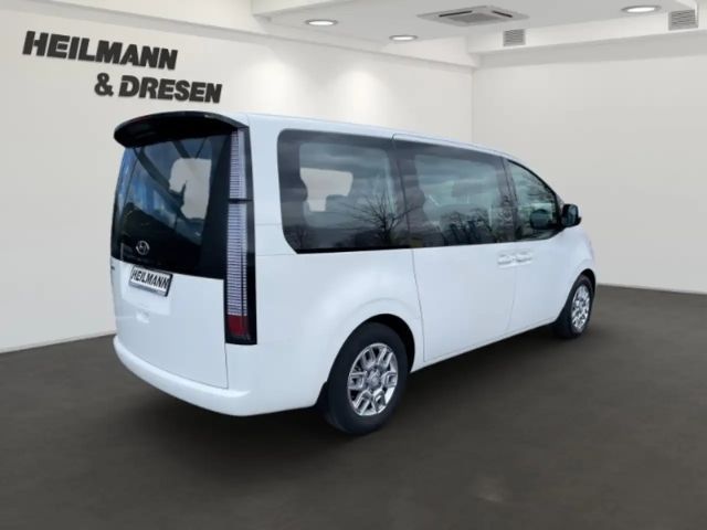 Hyundai Staria Trend