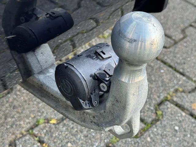 BMW 330 330e M-Sport Touring xDrive