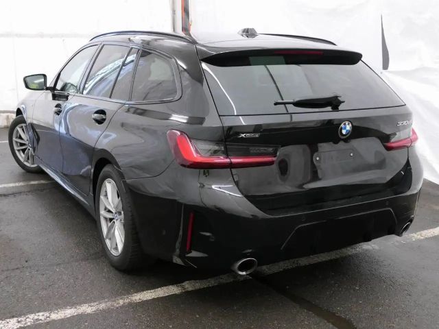 BMW 330 330d M-Sport Touring xDrive
