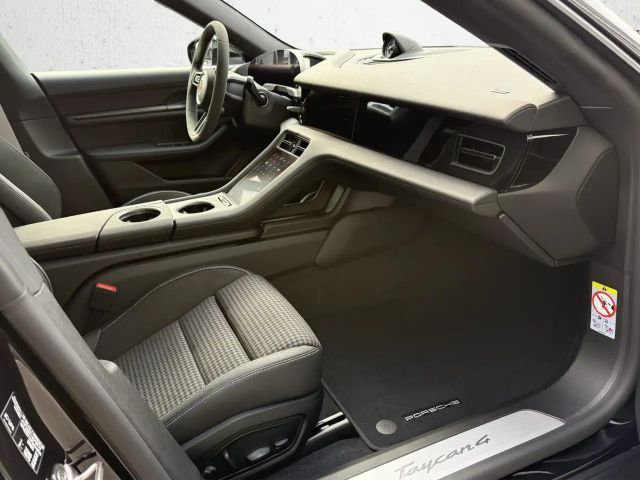Porsche Taycan 4 Cross Turismo