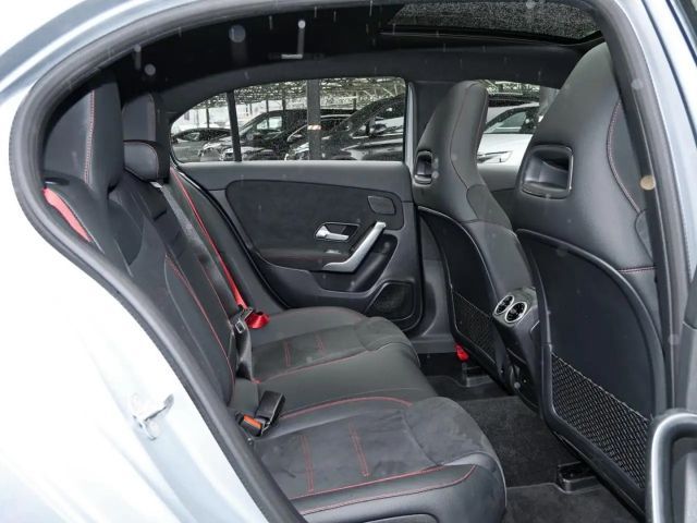 Mercedes-Benz A 35 AMG 4MATIC AMG Line