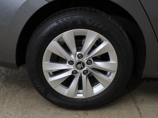 Skoda Octavia Essence TSI